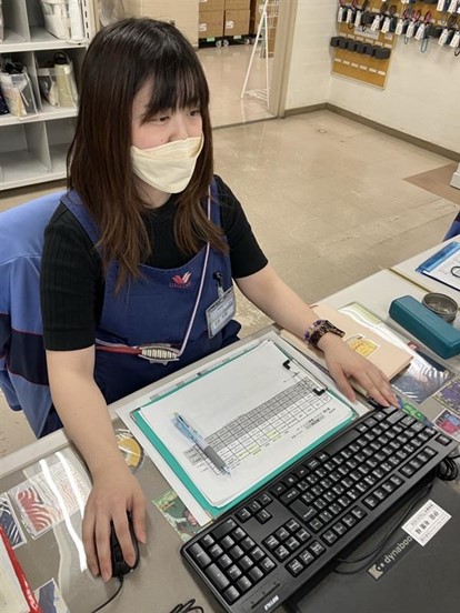 先輩社員_伊庭さん_①.jpg